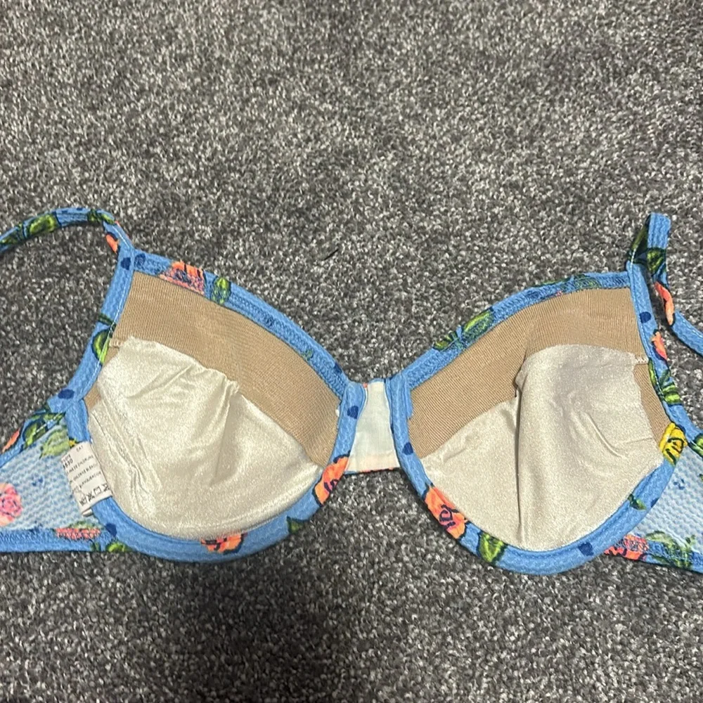 Small low support top - Picture 4 of 8